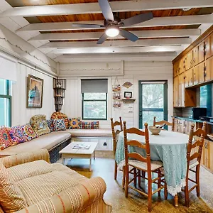  Holiday home Little House - United States